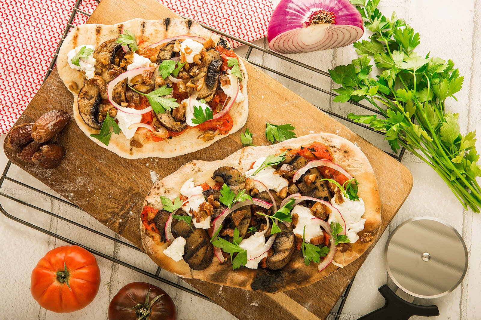 Flatbread with Grilled Mushrooms, Tomatoes & Cheese – Nexgrill AU